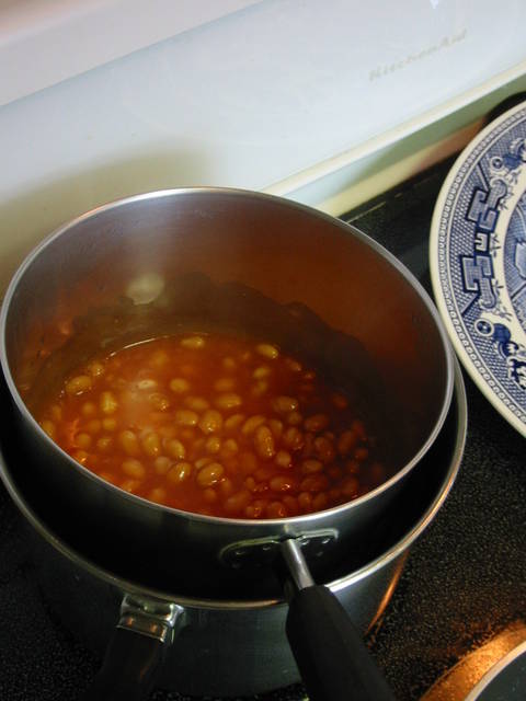 IMG_9008_heinz_baked_beans_warming.JPG 